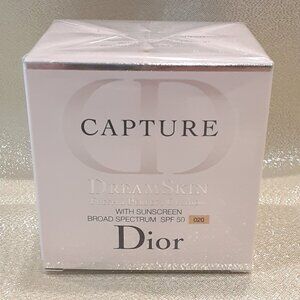 DIOR Dreamskin Fresh & Perfect Refillable Face Cushion SPF 50- (020 Light Beige)